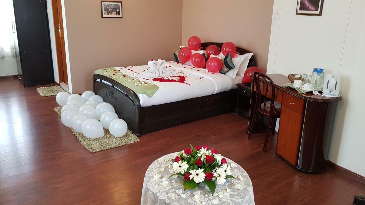 Woodland Hill Stay Shillong Ngoại thất bức ảnh